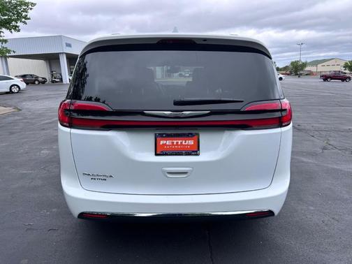 2022 Chrysler Pacifica Touring-L