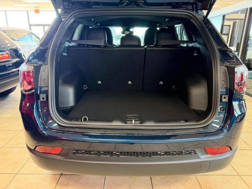 Fathom Blue Pearlcoat 2026 Jeep Compass Latitude
