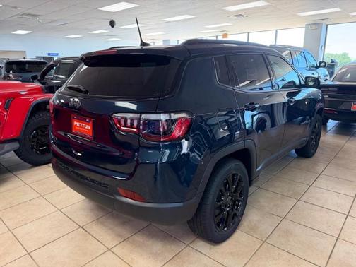 Fathom Blue Pearlcoat 2026 Jeep Compass Latitude