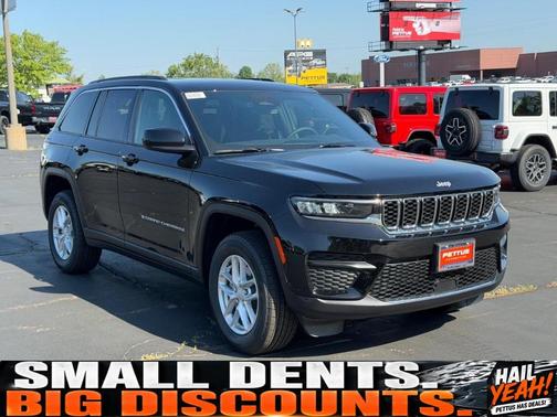 Diamond Black 2026 Jeep Grand Cherokee Laredo 4x4