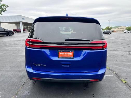 2021 Chrysler Pacifica Touring-L