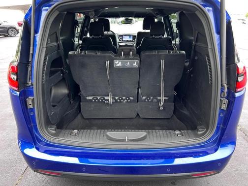 2021 Chrysler Pacifica Touring-L