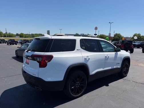 Summit White / White 2023 GMC Acadia SLT