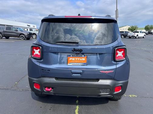 2023 Jeep Renegade Trailhawk