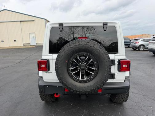 Bright White Clearcoat 2026 Jeep Wrangler Rubicon
