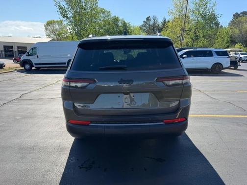 2026 Jeep Grand Cherokee L Laredo