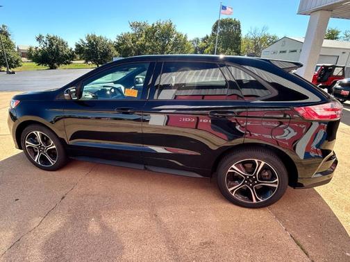 2023 Ford Edge ST
