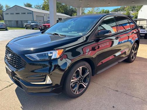 2023 Ford Edge ST