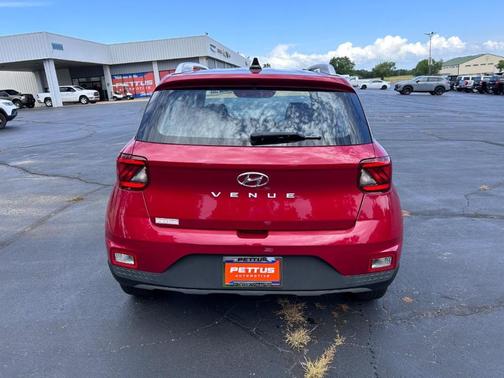 2022 Hyundai VENUE SEL