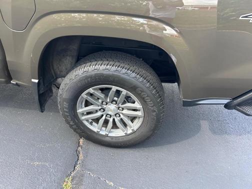 2024 Chevrolet Colorado LT