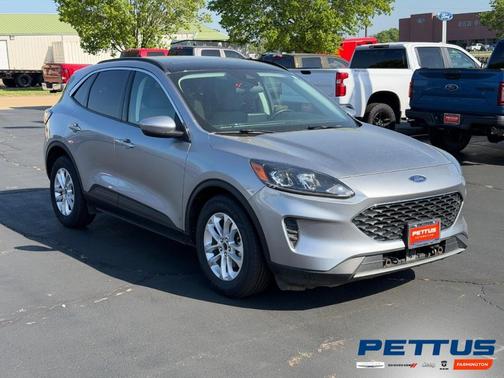 Iconic Silver Metallic 2021 Ford Escape SE