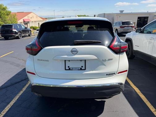 White 2023 Nissan Murano SL