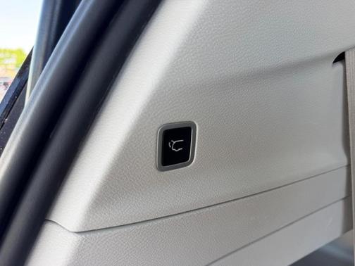 Ceramic Gray Clearcoat 2023 Chrysler Pacifica Touring-L