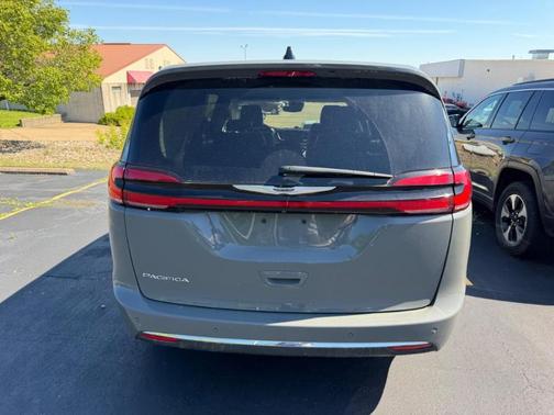 Ceramic Gray Clearcoat 2023 Chrysler Pacifica Touring-L