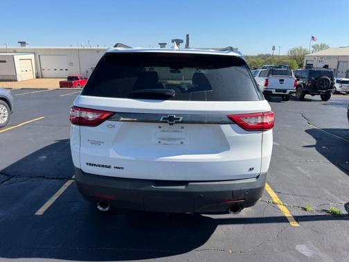 2021 Chevrolet Traverse LT Cloth