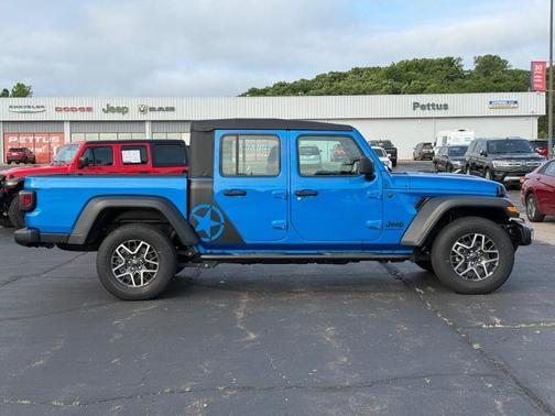 Hydro Blue Pearlcoat 2025 Jeep Gladiator Sport
