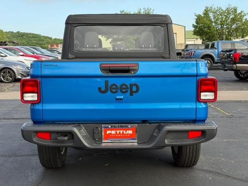 Hydro Blue Pearlcoat 2025 Jeep Gladiator Sport