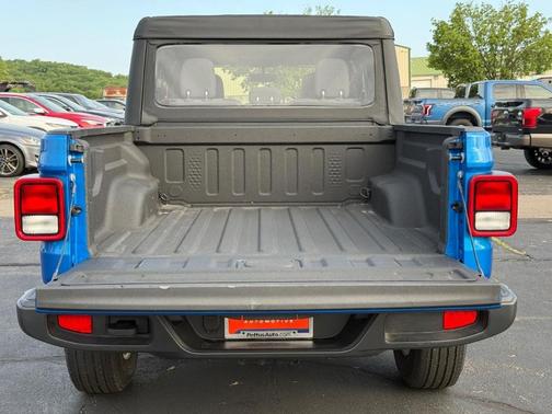 Hydro Blue Pearlcoat 2025 Jeep Gladiator Sport