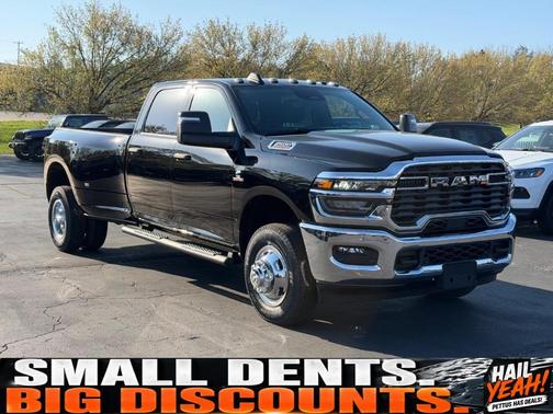 Black Clearcoat 2026 RAM 3500 Tradesman