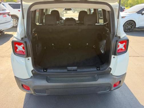 Alpine White Clearcoat 2020 Jeep Renegade Latitude