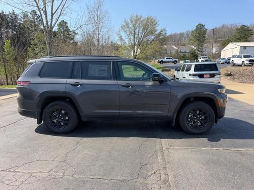 2026 Jeep Grand Cherokee L Laredo