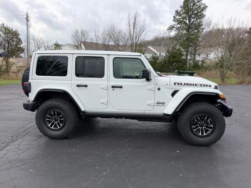 Bright White Clearcoat 2026 Jeep Wrangler Rubicon