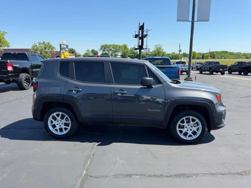 Graphite Gray 2023 Jeep Renegade Latitude