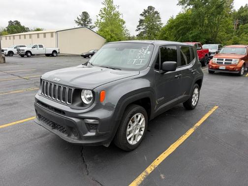 Graphite Gray 2023 Jeep Renegade Latitude