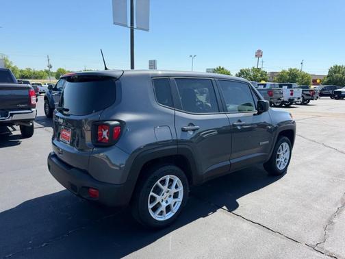 Graphite Gray 2023 Jeep Renegade Latitude