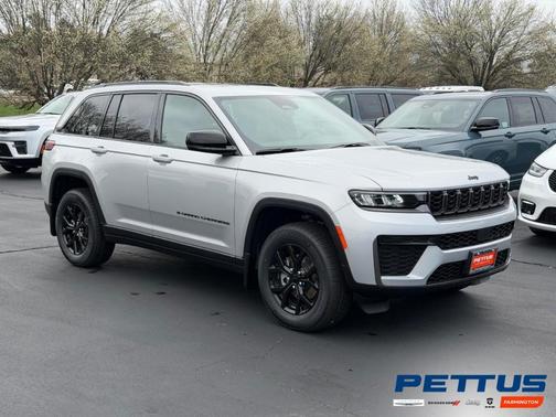 2026 Jeep Grand Cherokee Laredo