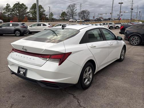 2021 Hyundai ELANTRA SE