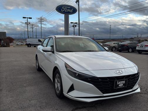 2021 Hyundai ELANTRA SE