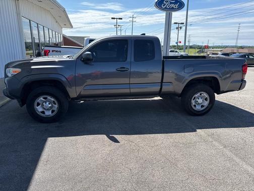 2018 Toyota Tacoma SR