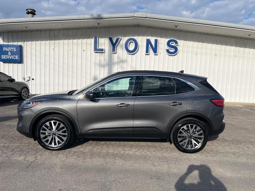 2022 Ford Escape Titanium
