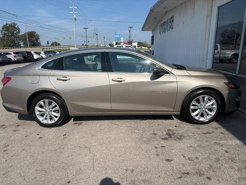 2022 Chevrolet Malibu FWD LT