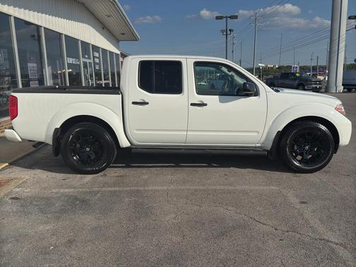 2021 Nissan Frontier SV