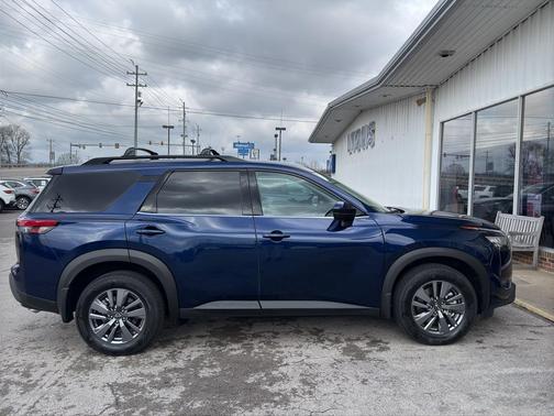 2025 Nissan Pathfinder SV 4WD