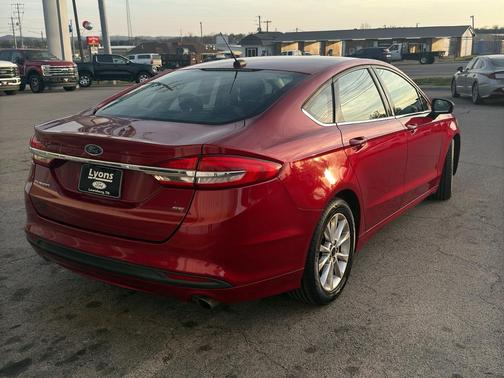 2017 Ford Fusion SE