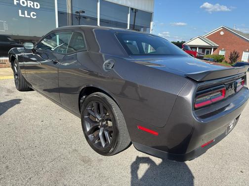 2022 Dodge Challenger SXT