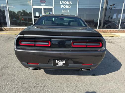 2022 Dodge Challenger SXT