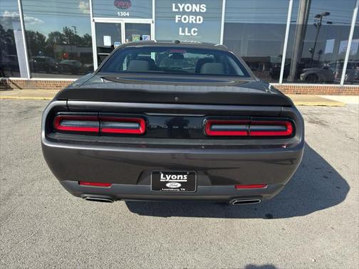 2022 Dodge Challenger SXT