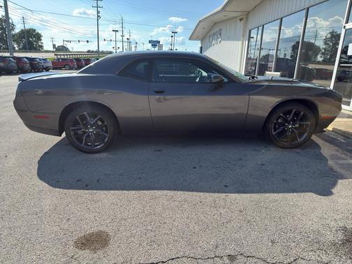 2022 Dodge Challenger SXT