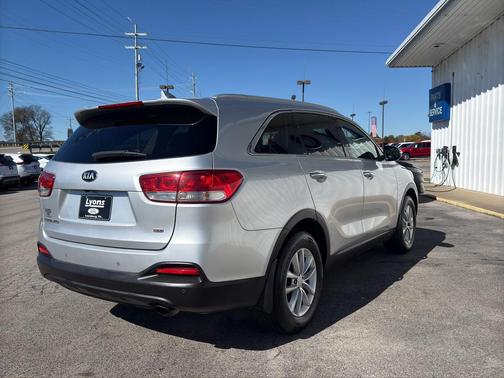2017 Kia Sorento LX