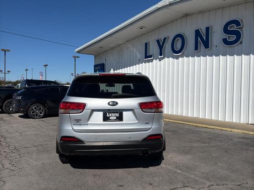 2017 Kia Sorento LX