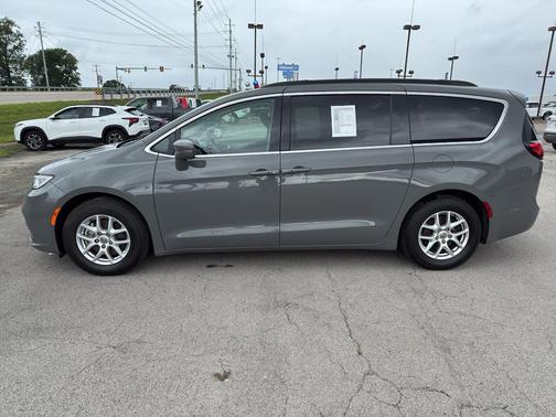 2022 Chrysler Pacifica Touring-L