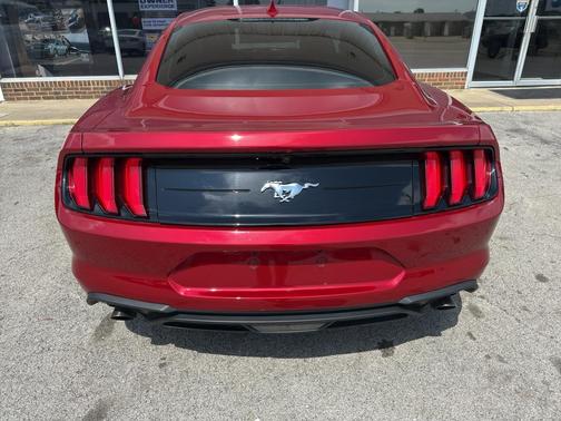 2021 Ford Mustang EcoBoost