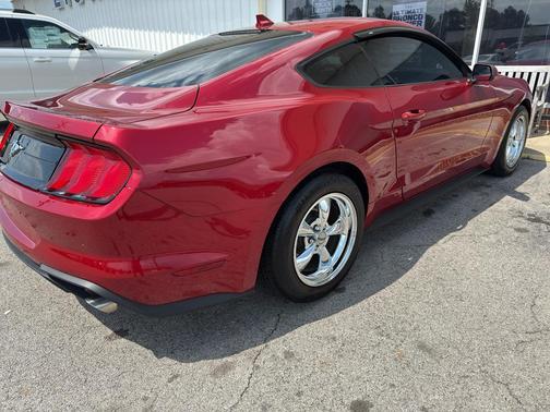 2021 Ford Mustang EcoBoost