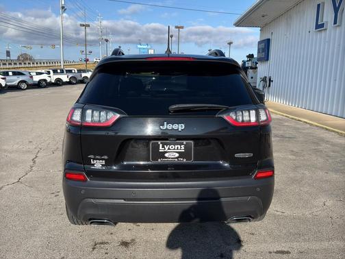 2022 Jeep Cherokee Latitude Lux