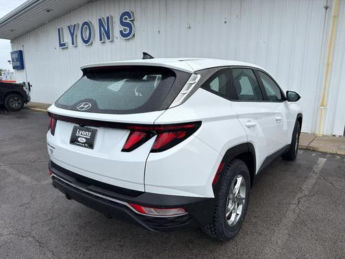 2022 Hyundai TUCSON SE
