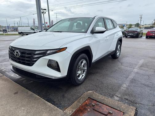 2022 Hyundai TUCSON SE